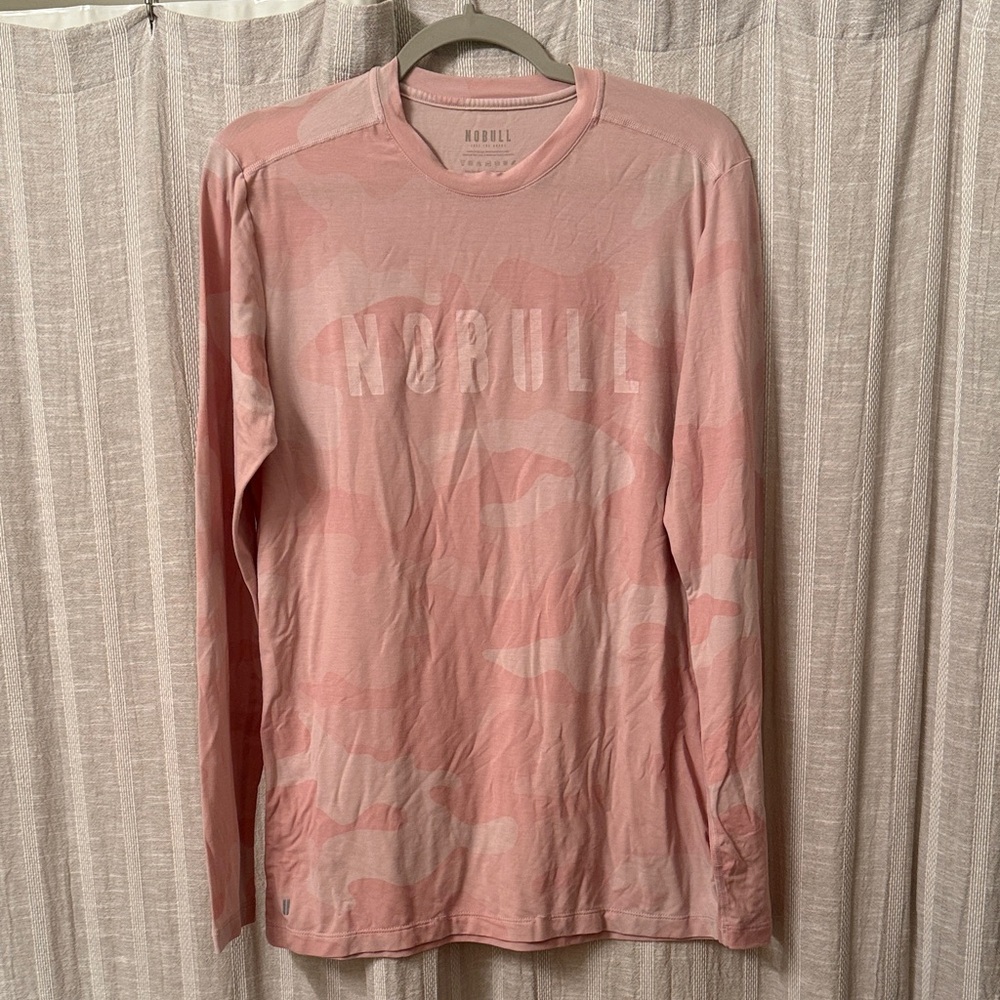 NOBULL Men's Camouflage Pink Long Sleeve Tee